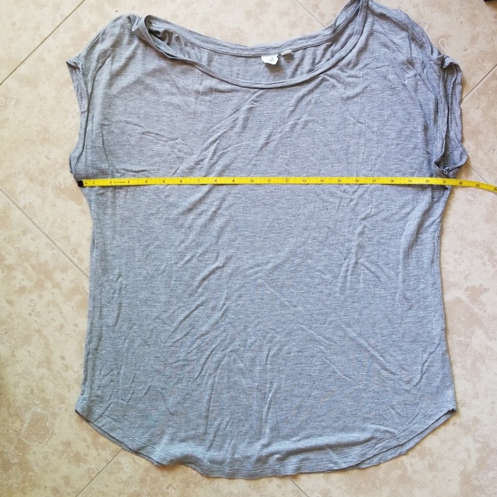 Gap grey cap sleeve tee